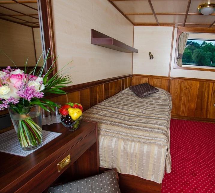 Florentina Boat Prague Exterior photo