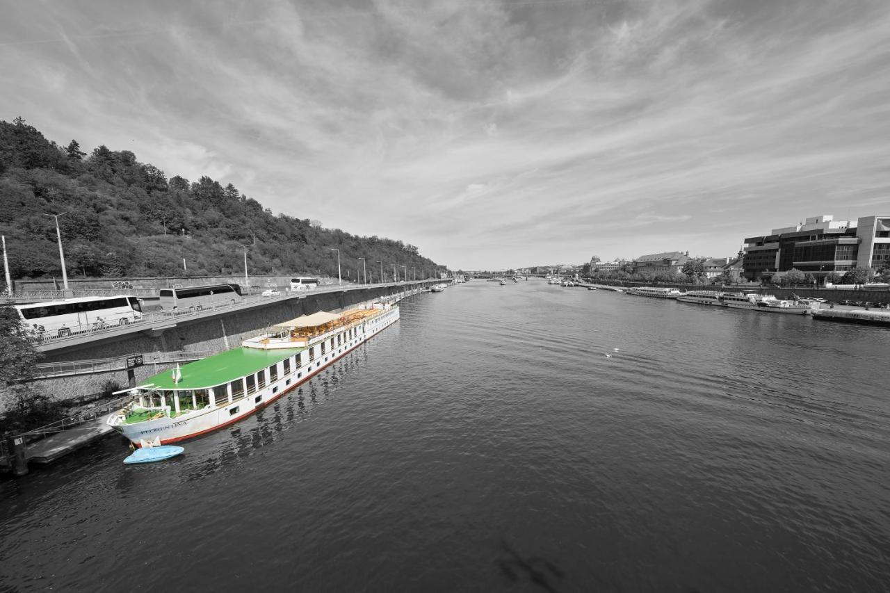 Florentina Boat Prague Exterior photo
