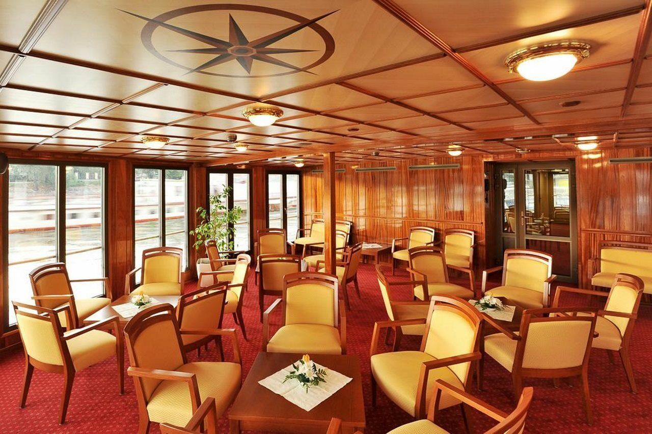 Florentina Boat Prague Exterior photo